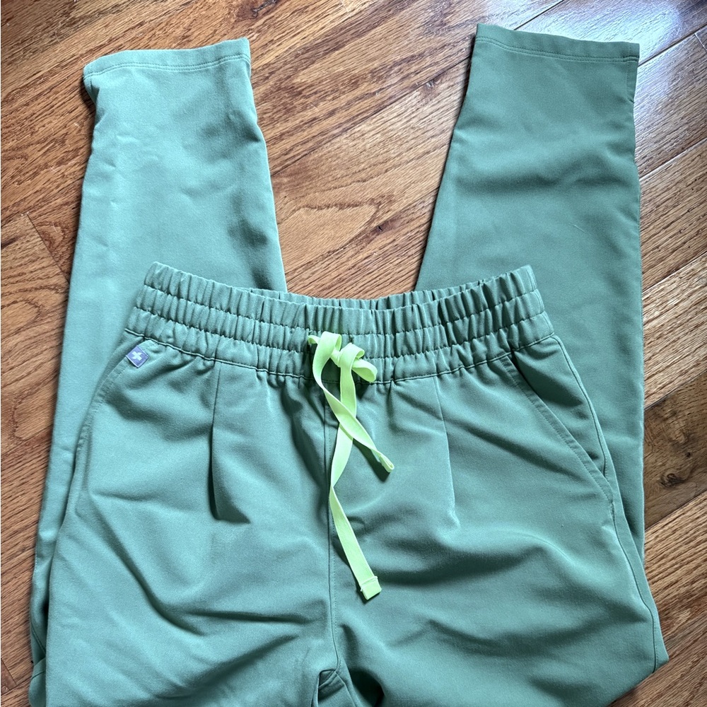 FIGS High Waisted Lille Tapered Scrub Pants